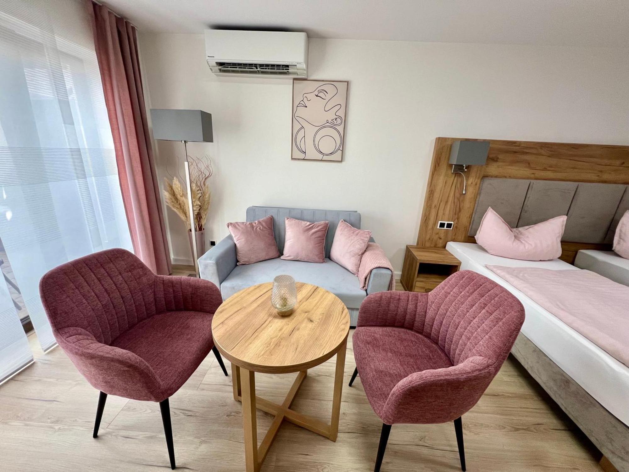 Apartment -Amalia- Mit Klimaanlage & Ueberdachte Terrasse Ergersheim Luaran gambar